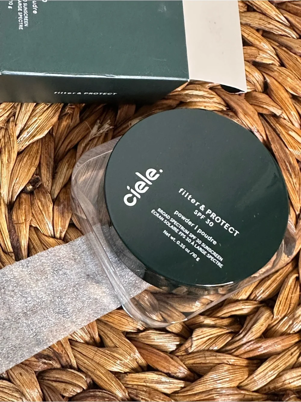 NOB Ciele shade 01 filter and protect SPF 30 blurring finishing setting powder